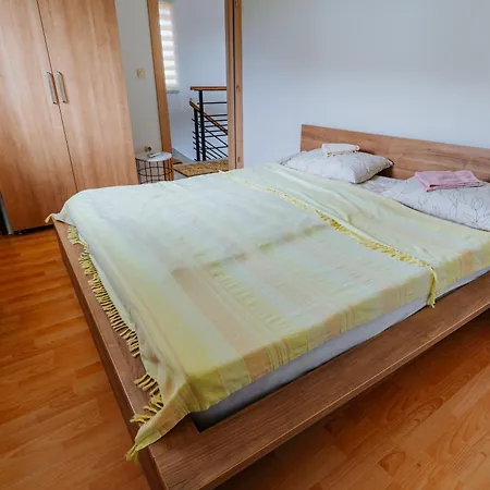 Wolf Villa *