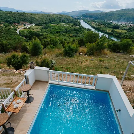 Wolf Villa *